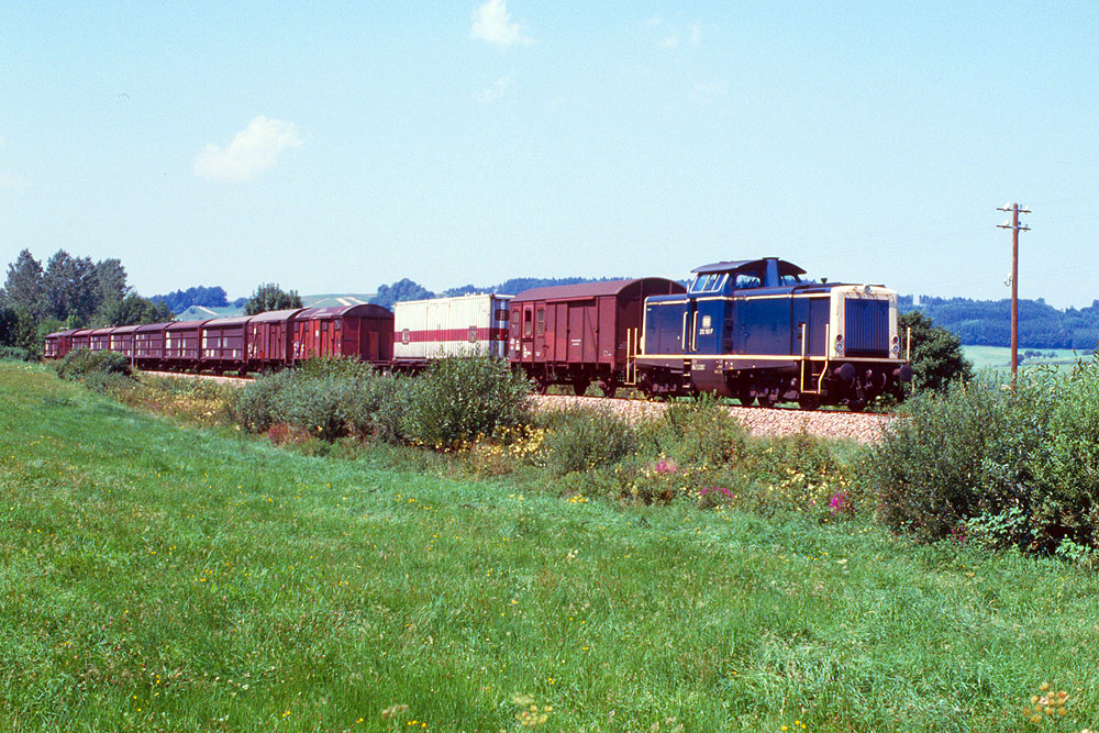 https://www.eisenbahnfotograf.de/datei/August 1986/1240236 DB 212193 Krauchenwies 7.8.86.jpg